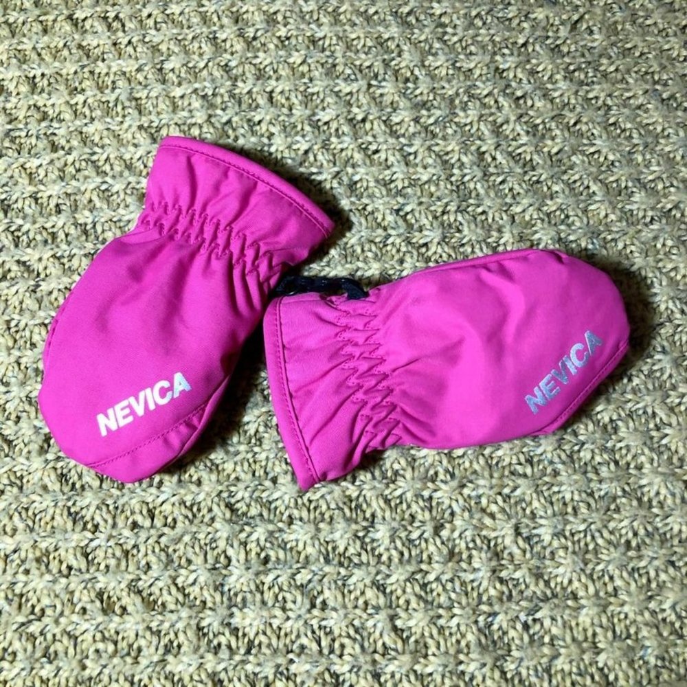 Nevica Mittens 3/4 Years Hot Pink